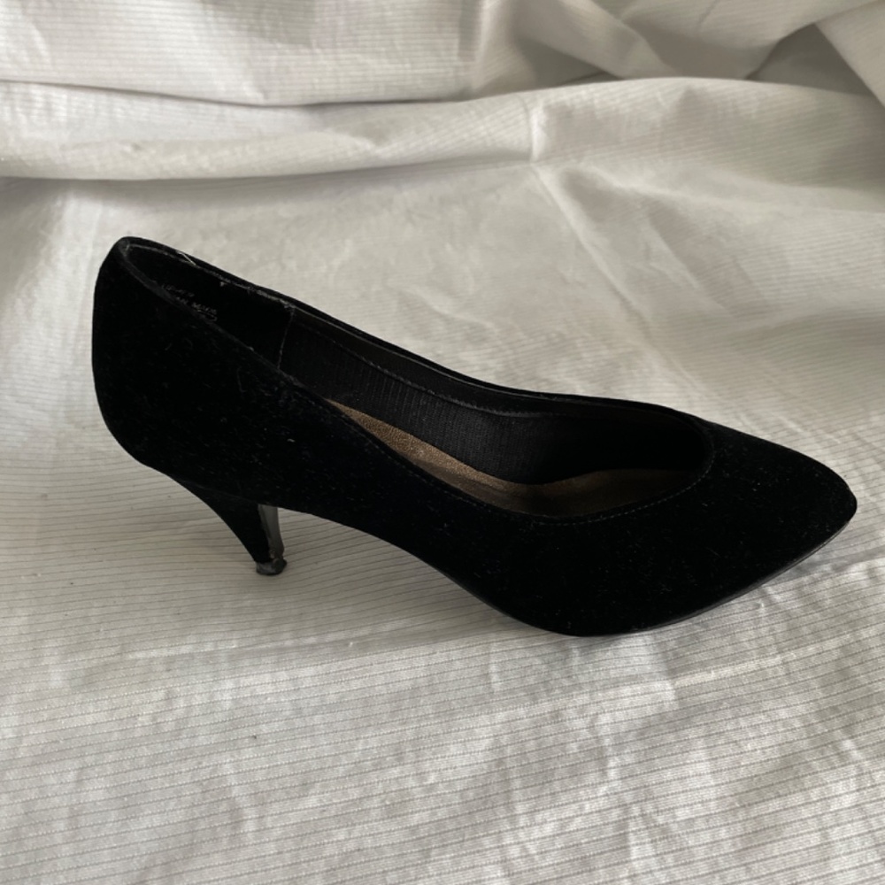 Black Velvet low heel pumps - Picture 2 of 5